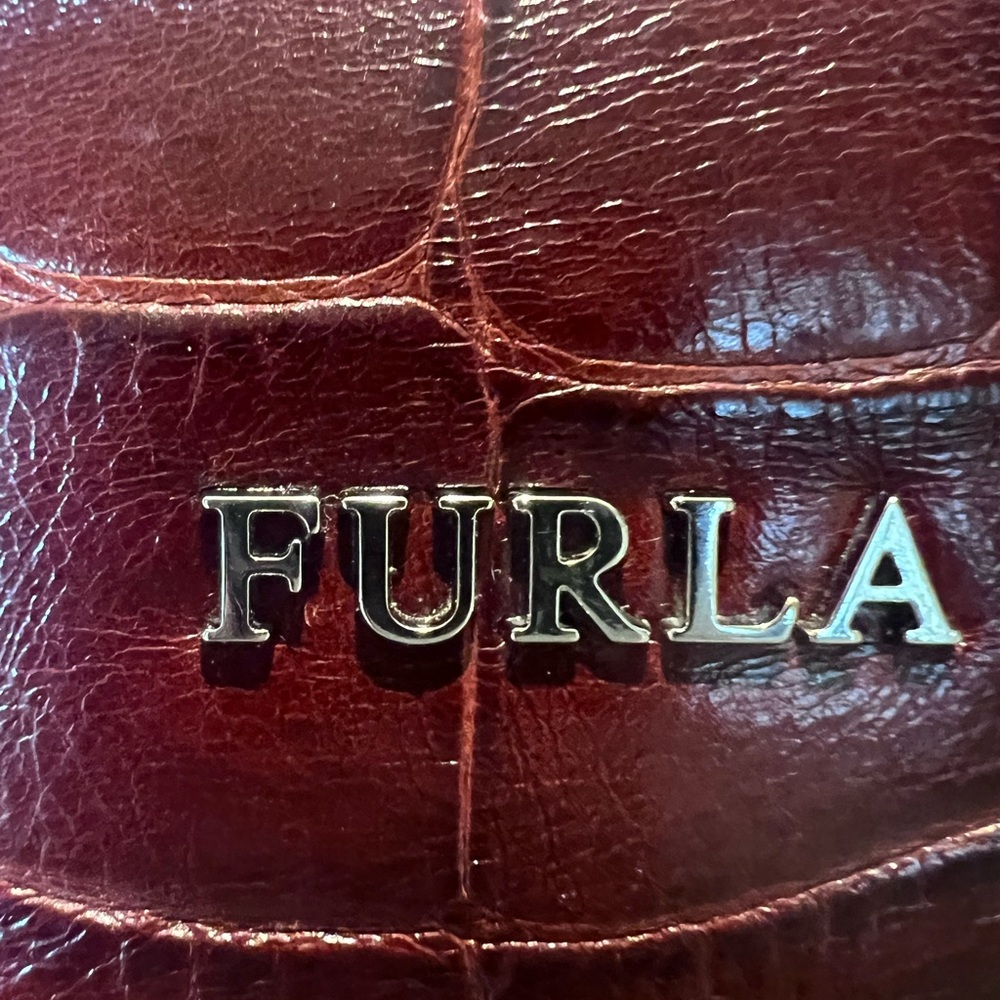 EUC Furla Croc embossed genuine leather bag - Picture 4 of 7
